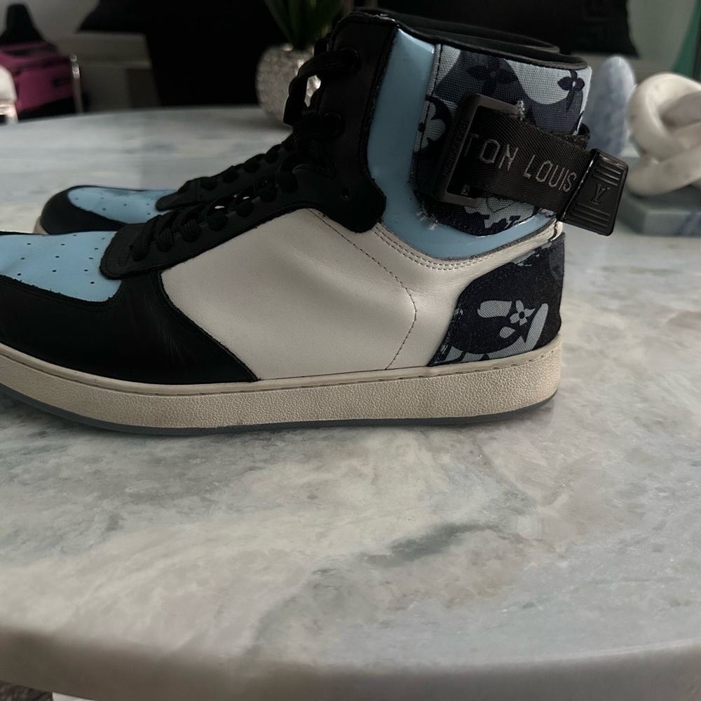 Louis Vuitton 

Leather/Monogram Rivoli Sneaker Boots Powder Blue/Black - Picture 6 of 6